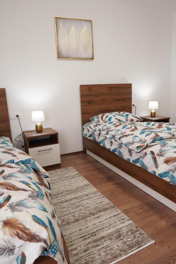 Apartments Manitovac M Нікшич Екстер'єр фото