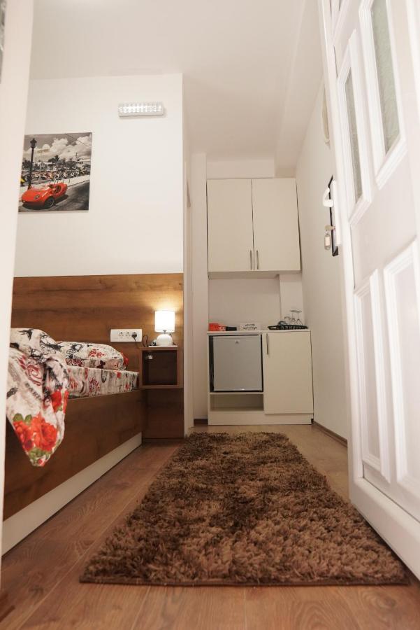 Apartments Manitovac M Нікшич Екстер'єр фото