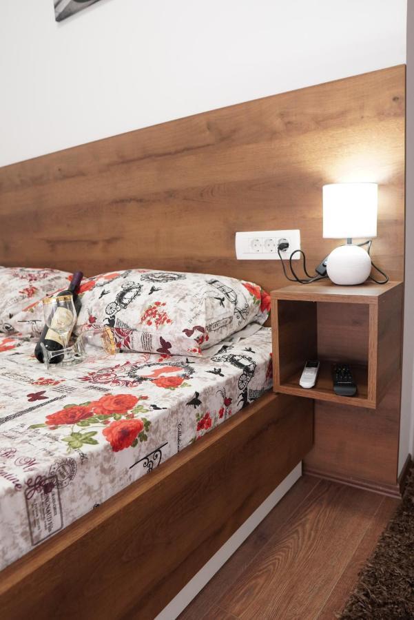 Apartments Manitovac M Нікшич Екстер'єр фото